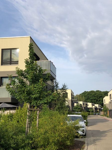 Familienfreundliche 4 Zimmer mit EBK im 1. OG mit Aufzug I Neuwertig, nahe Berlin - direkt am See